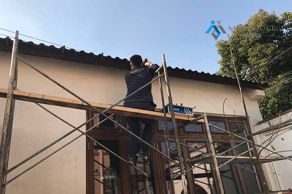 別墅天溝落水支架安裝視頻